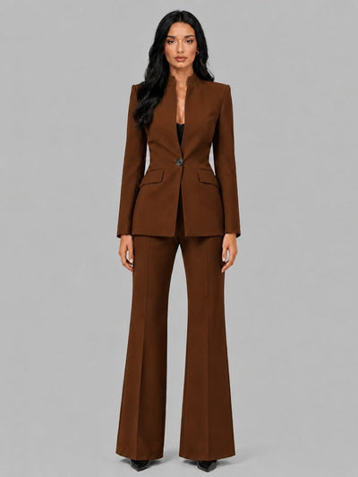 Faustina | Conjunto de Dos Piezas con Blazer de Cinturilla y Pantalones de Campana