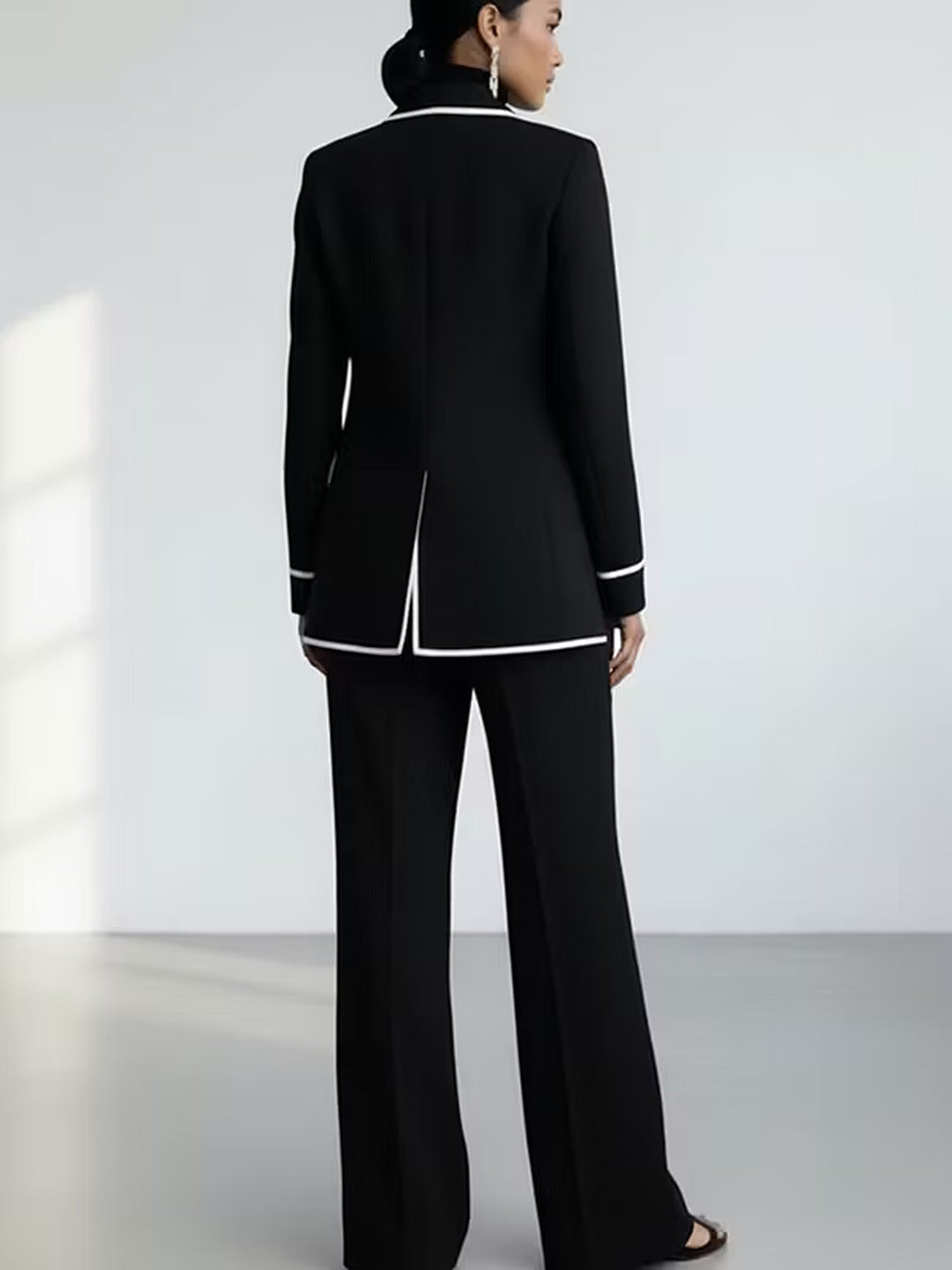 Clementina | Conjunto de Blazer y Pantalón con Ribetes a Contraste